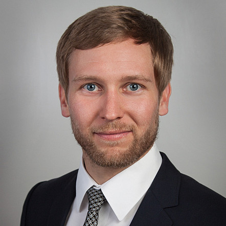 Dr. Bernhard Waltl