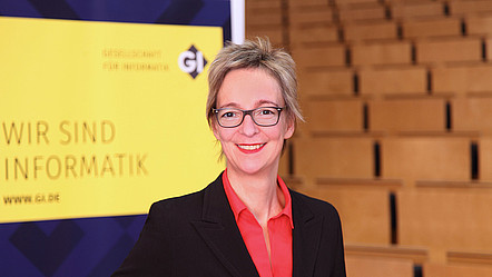 Porträt von GI-Präsidentin Christine Regitz